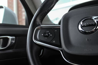 Volvo XC40 1.5 T3 Momentum Pro | 1e eigenaar | NL auto | Inc btw | Cruise control | Climate control | LED | Navigatie | Bluetooth | 18 inch | Trekhaak | Half leer | 163 pk / 21