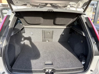 Volvo XC40 1.5 T4 Plug-in hybrid Plus Dark / Panorama-dak / Harman-Kardon / camera / stuur en stoel verwarming / 18
