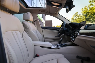 BMW 5 Serie 540i xDrive High Executive  | NAP! | DEALER.OND | SCHUIF/KANTEL | STOELVERWARMING | CAMERA | / 17