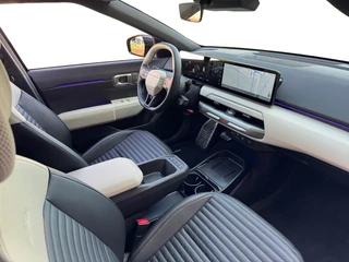 Kia EV4 Hatchback GT-Line Business Edition 81.4 kWh | Direct beschikbaar | Stoel-Stuur verwarming | Draadloos Apple Carplay - Android Auto | GT-Line Exterieur en Interieur Details | Kia Leiderdorp 071 760 06 00 / 17