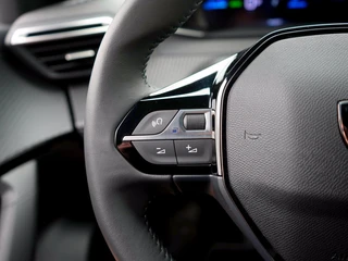 Peugeot e-2008 EV Allure 54 kWh - Private lease 549 pm / 21
