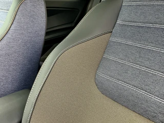 Renault 5 Comfort Range Techno 52 kWh  | V2G | Harman Kardon | Winter Pack | Pack Advanced Driving Assist | 18Inch Chrono | Two-Tone | Stoel+Stuurverwarming | Blindspot | Navigatie | Apple CarPlay/Android Auto / 7