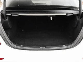 Mercedes-Benz E-klasse 220 d AMG Line Night Edition Panoramadak Widescreen Sfeerverlichting Apple CarPlay Android Auto Camera Stoelverwarming LED / 35