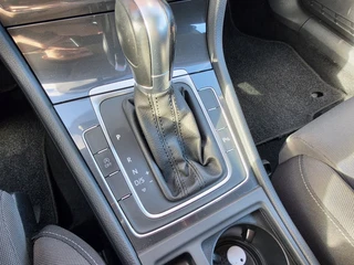 Volkswagen Golf 1.5 TSI Comfort Line Business | Automaat | Massagestoel | Adaptieve Cruise | Navigatie | Parkeersensoren | Bluetooth | Climate Control / 27