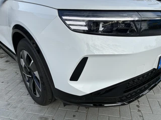 Opel Grandland Electric Business Edition 73 kWh | ECC | Navigatie | Elektrisch glazen panorama-dak | Matrix LED Verlichting | Cruise control | Camera | Winterpakket | 19" LM-Velgen / 27