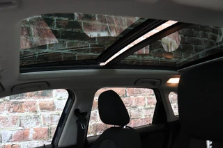 BMW 2 Series Active Tourer 218i Executive Automaat  / Navigatie / Trekhaak / Panoramadak / LED / Achteruitrijcamera / Climate Control / Parkeersensoren voor+achter / Cruise Control / Bluetooth / 15