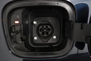 Kia Sorento 1.6 T-GDi Plug-in Hybrid 4WD ExecutiveLine 7p Nieuw en Direct leverbaar! - - Stoel/Stuurverwarming - 1700kg trekgewicht - Apple Carplay - Android Auto - Panorama Dak - - Fabrieksgarantie tot 2033 / 58
