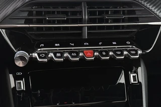 Peugeot 208 1.2 PureTech GT Panoramadak Camera Apple CarPlay / 38