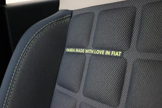 Fiat Grande Panda 1.2 Hybrid La Prima | €2.000,- demo voordeel! | Automaat | NIEUW MODEL |  Navigatie | Stoel & Stuurverwarming | Climate control | Camera | Hoge instap | Dakrails | Lichtmetalen velgen / 32