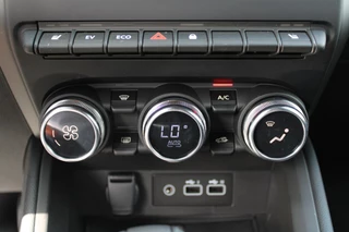 Mitsubishi Colt 1.6 HEV First Edition / 19