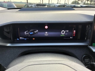 Opel Grandland Electric Business Edition 73 kWh | ECC | Navigatie | Elektrisch glazen panorama-dak | Matrix LED Verlichting | Cruise control | Camera | Winterpakket | 19" LM-Velgen / 8