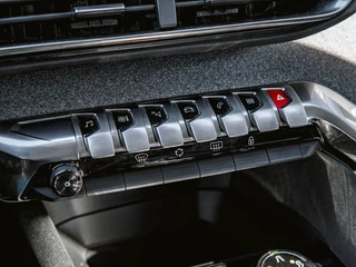 Peugeot 3008 1.2 PureTech Première | NAVI | CLIMA | PDC | / 25