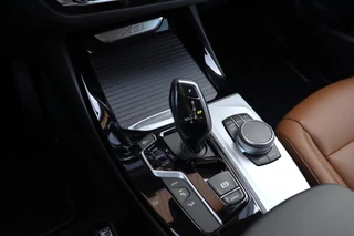 BMW X3 XDrive30e eDrive Edition | BTW | Dealer Onderhouden | Adaptive | Head-Up | Apple Carplay | Camera | Stoelverwarming | 86% / 33