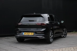 Volkswagen Golf 1.5 TSI Style | MEMORY | PANODAK | HEAD-UP | CAMERA | NAVI | CRUISE | / 4