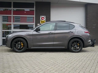 Alfa Romeo Stelvio 2.0 T AWD Veloce Leder| Pano| Sport uitlaat| FULL OPTION / 2