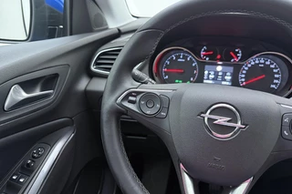 Opel Grandland X 1.2 Turbo Business Executive | Electrische achterklep | Navigatie | Camera | Half lederen bekleding | DAB radio | Apple Carplay | Extra getint glas / 20