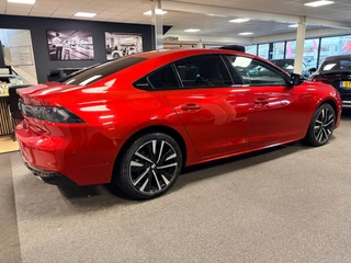 Peugeot 508 1.6 HYbrid GT 225pk Panorama-dak / Leder / Led / stoelmassage / 9