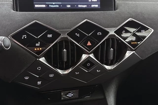 DS 3 Crossback E-Tense Performance Line 50 kWh SOH 99% Stoelverwarming Head-Up / 38