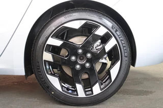 Opel Astra Electric 58 kWh Ultimate / Pano / Suede / 32