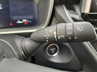Toyota Corolla Cross 2.0 HYBRID 184PK FIRST-EDITION BLIND-SPOT EL-ACHTERKLEP LM-VELGEN KEYLESS PARK-SENSOREN STOELVERW DRAADLOOS-LADEN AD-CRUISE BLUETOOTH / 15