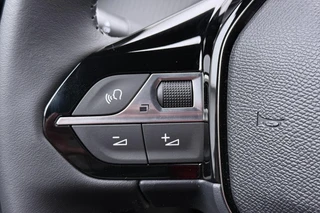 Peugeot 2008 1.2 Hybrid 145 Allure 2+6 Jaar Garantie / 19