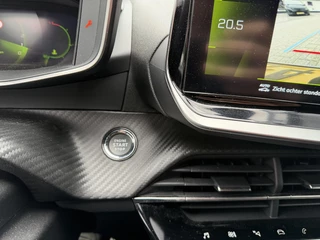 Peugeot 208 1.2 Turbo 100 PK GT | Navigatie | Zwart dak | Sportstoelen | Keyless Start | 17" Lichtmetalen Velgen | Full LED Verlichting | Climate Control | Cruise Control | Camera | Parkeersensoren | Dodehoek detectie | / 22