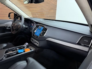 Volvo XC90 2.0 T8 Plug-in AWD Ultra Dark | Massage | Luchtvering | 22Inch | 7-Pers. | Pano |360°|H & K |Head-Up|Elektr Trekhaak / 6