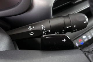 Jeep Avenger 1.2 e-Hybrid Summit Keyless JBL Elektrische Achterklep Achteruitrijcamera / 38