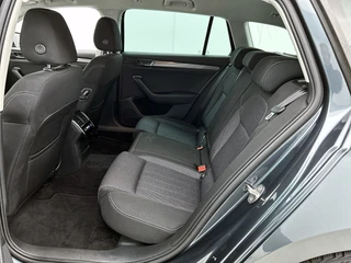 Skoda Superb Combi 1.4 TSI iV Business Edition Plus | Camera | Memory Stoelen | Stoelverwarming | Cruise Control / 30