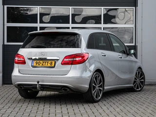 Mercedes-Benz B-Class 250 Ambition Rood leder | Xenon | Camera | Navi | Trekhaak | PDC v+a | Cruise control / 2