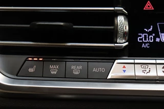 BMW 3 Serie Sedan 330i High Executive M Sport Pakket Automaat  / Live Cockpit Professional / Head-Up Display / Leder / Harman Kardon / LED / Stoelverwarming / Driving Assistant / Achteruitrijcamera / M Sportremsysteem / DAB / Ambiance Verlichting / 33