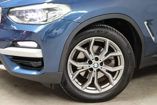 BMW X3 xDrive20i High Executive xLine Automaat  / Navigatiesysteem Professional / Panoramadak / Trekhaak / Leder / Parkeersensoren voor+achter / 19 Inch / Sportstoelen / LED / Stoelverwarming / Climate Control / 11