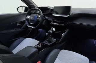 Peugeot 208 1.2 PureTech GT Pack | 3D i-cockpit | | Alcantara bekleding | Verwarmbare voorstoelen | Adaptieve cruise control | Apple Carplay/Android Auto | Navigatie full map / 15