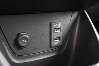 Opel Crossland X 1.2 Innovation  | Winterpack | Trekhaak | Navigatie | Keyless | Parkeersensoren voor + achter / 31