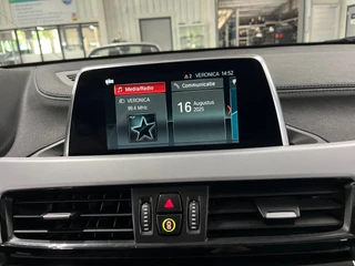 BMW X2 SDrive18i Executive / NL-auto / Navigatie / 29