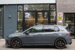 Volkswagen Golf 2.0 TSI GTI 301PK Clubsport  Akrapovic/Pano/HK/Blackstyle/IQ.Light/Camera/Headup/19" / 4