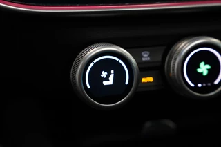 Škoda Superb Combi 1.5 TSI PHEV Sportline Business  Climate control Panoramadak Leder Elek. Stoelen Stoel Ventilatie/Verwarming 24 Maanden garantie* (Vraag naar de voorwaarden) / 17