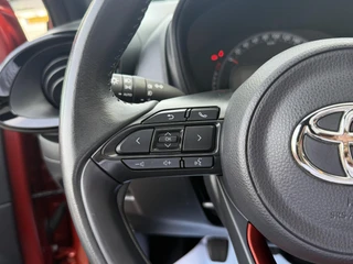 Toyota Aygo X 1.0 VVT-i MT Envy CABRIO KEYLESS PARK-SENSOREN STOELVERWARMING APPLE/ANDROID LM-VELGEN 18" / 11