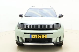 Fiat Grande Panda 1.2 Hybrid La Prima | Navigatie | Climate control | Camera | Dakrails | Lichtmetalen velgen | Extra getint glas | Nieuw model | Hoge instap / 7