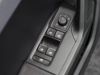 SEAT Leon Sportstourer 1.5 TSi 204 Pk e-Hybrid FR Business / 19