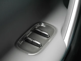 Leapmotor B05 ProMax Design 67.1 kWh | Panoramadak | Elektrisch verstelbare stoelen | Stuurwiel verwarming | Apple carplay/Android auto | Sfeerverlichting | Regensensor | Privacyglas | 19 inch lichtmetalen velgen / 20