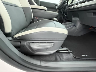 Kia EV3 GT-Line Business Edition 81.4 kWh  Navigatie - Achteruitrijcamera - Apple & Android Carplay - Nieuw uit voorraad leverbaar / 42