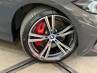 BMW 3-serie Touring 330e M-Sport Pro | LCI | Dravitgrau | 292PK | Plug-in Hybrid |Carplay | 19” | Harman Kardon | Trekhaak / 52