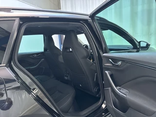 Skoda Kamiq 1.0 TSI 116pk DSG Sport Business Stoelverwarming App-Connect DAB+ / 18