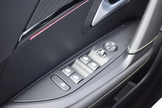 Peugeot 208 Hybrid 145 e-DCS6 GT  Navigatie | Camera V+A | Adaptieve cruise controle | Airco | PDC V+A | 8 jaar Peugeot Care garantie / 30