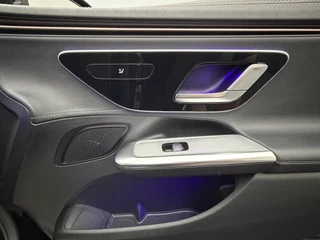 Mercedes-Benz EQE 300 Business Edition 89 kWh SOH 98,9% Warmtepomp | Panoramadak | Leer | Adaptive Cruise Control / 8