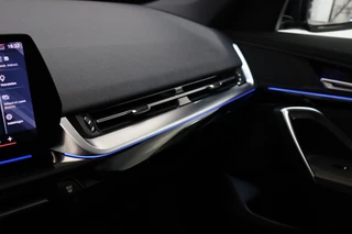 BMW X1 sDrive18i High Executive Automaat  / Widescreen Display / Stoelverwarming / Leder / Climate Control / Driving Assistant Plus / Cruise Control / Leder / Achteruitrijcamera / 17 Inch / Adaptieve LED koplampen / 26