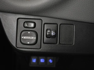 Toyota Yaris 1.0 VVT-i Comfort 5 Drs Airco / 28