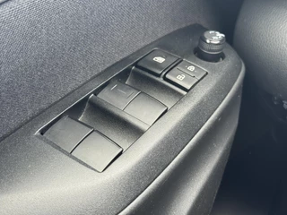 Toyota Yaris 1.5 Hybrid 115 First Edition CLIMA APPLE/ANDROID AD-CRUISE CAMERA BLUETOOTH / 15