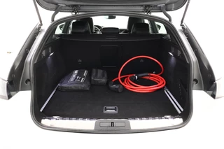 Peugeot 508 SW 1.6 HYbrid GT | Nieuwe tractiebatterij | 225pk | 18" LM Velgen | Camera | Dodehoek Detectie | Full LED | Lane Assist | Navigatie | Afneembare trekhaak / 14